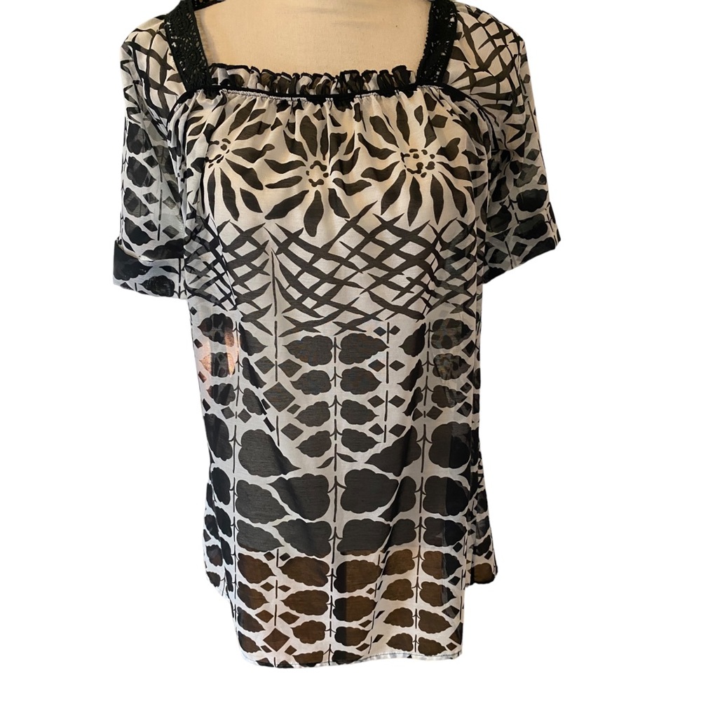 R jean blouse Womens (M) Black & White Sheer Short Sleeve Blouse